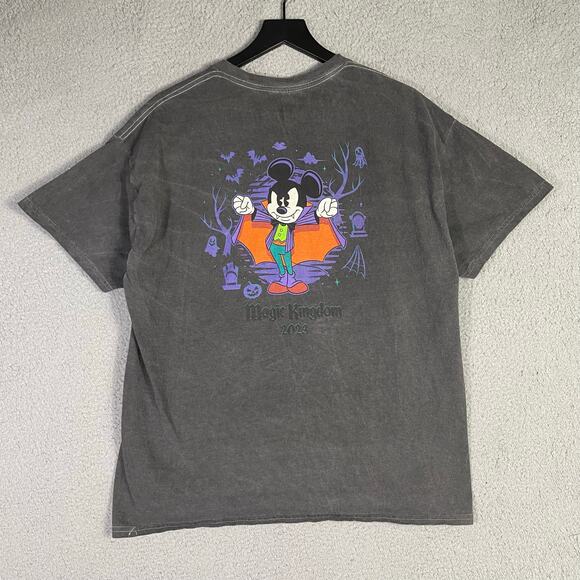 Disney Magic Kingdom Halloween Party 2023 Vampire Mickey T-Shirt Unisex XL Gray‎ - Picture 1 of 8